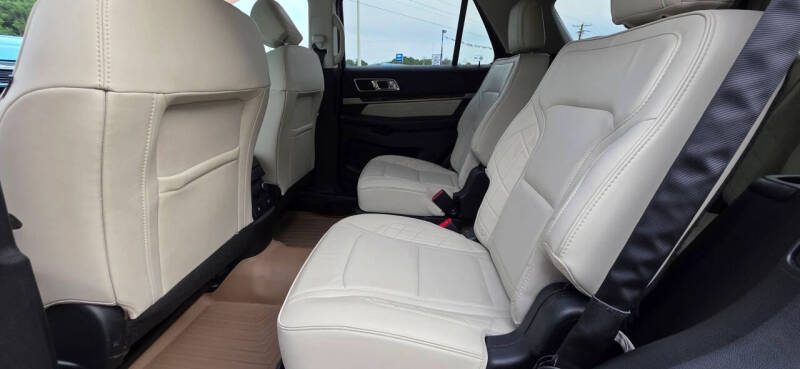 2017 Ford Explorer Platinum