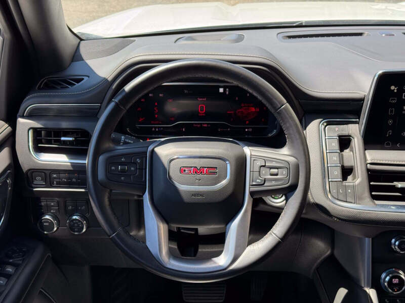 2023 GMC Yukon SLT