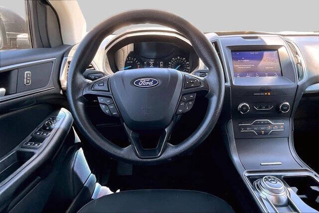 2020 Ford Edge SE