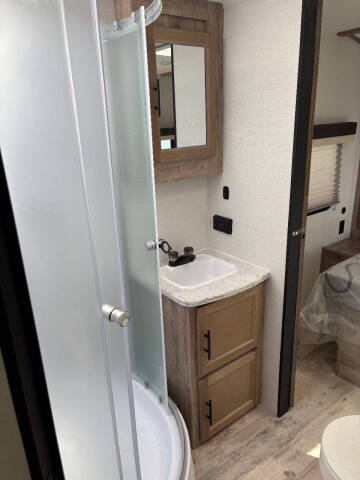 2025 Gulfstream 236RL