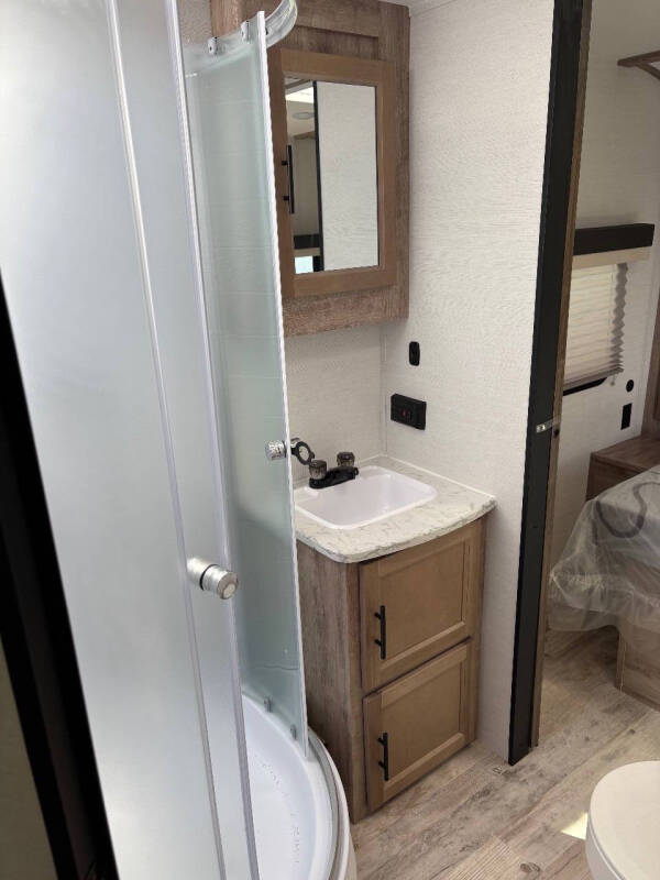 2025 Gulfstream 236RL