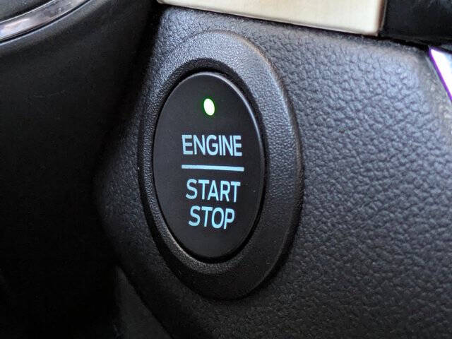 2022 Ford Escape Hybrid Titanium