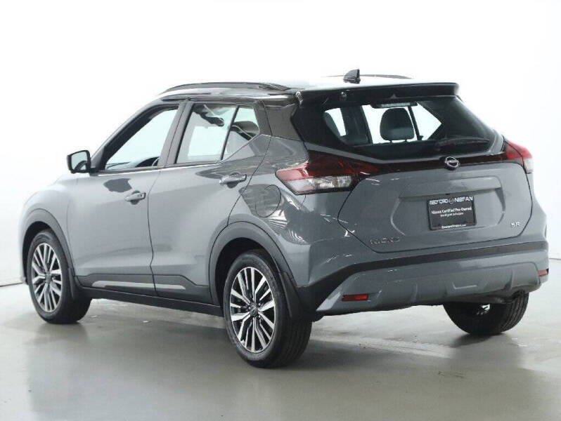 2023 Nissan Kicks SR