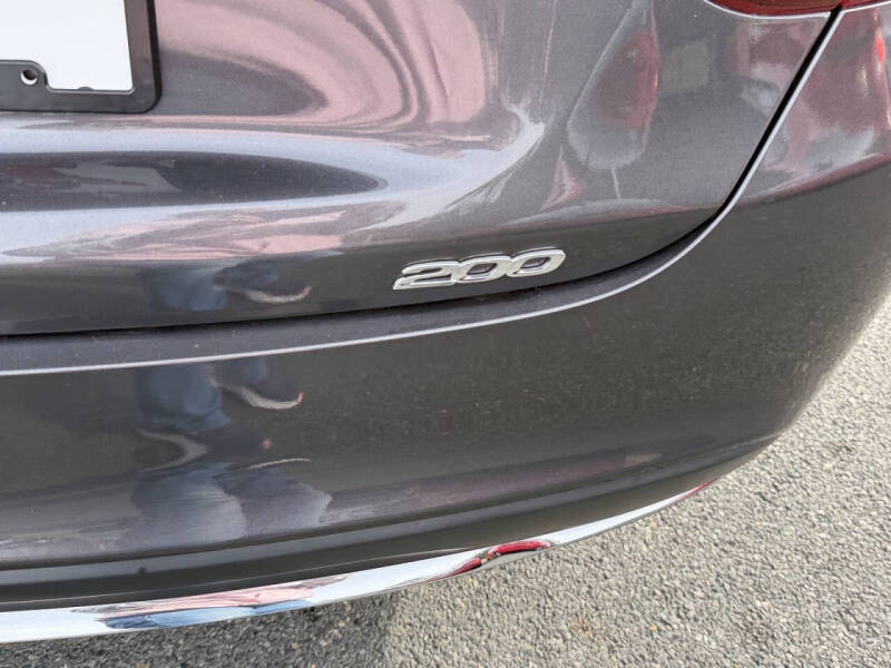 2017 Chrysler 200 Limited