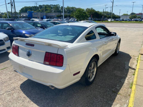 2006 Ford Mustang GT Deluxe