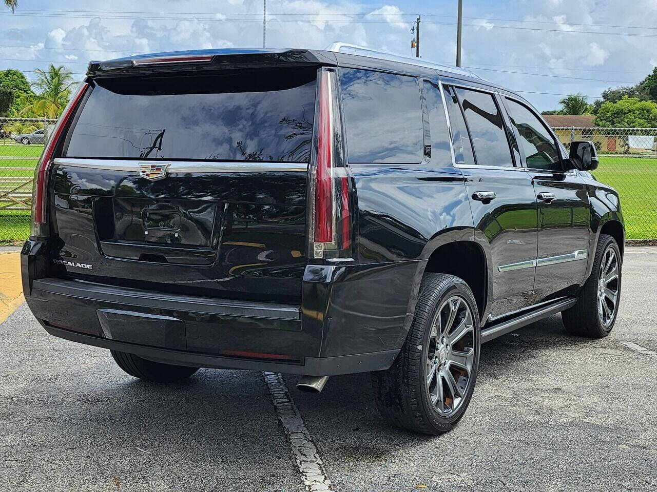 2015 CADILLAC Escalade SUV / Crossover - $36,995