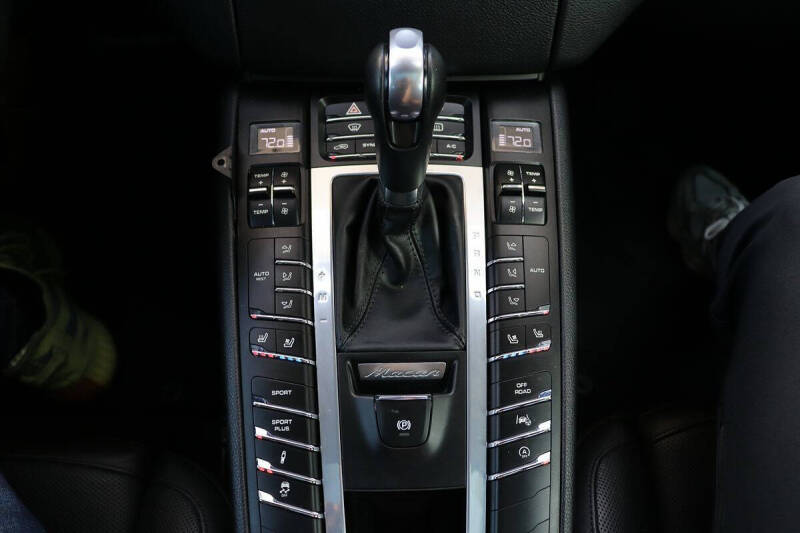 2017 Porsche Macan
