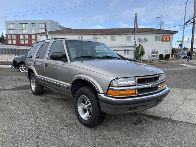 what is a 2000 chevy blazer worth