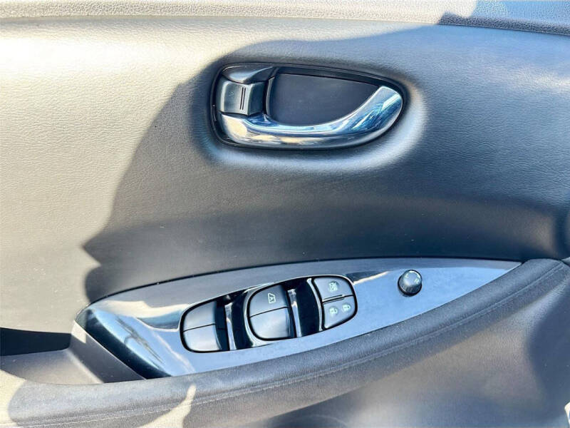 2016 Nissan LEAF SV