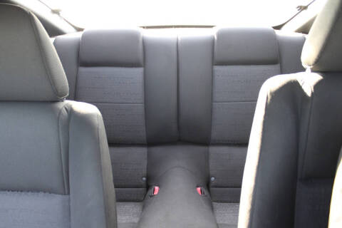 2005 Ford Mustang V6 Deluxe