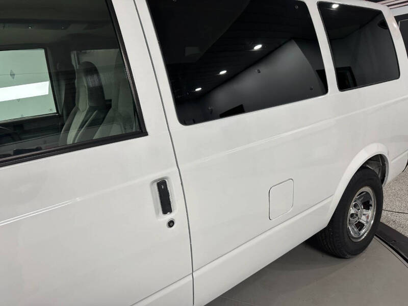 2002 Chevrolet Astro LS