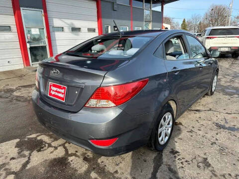 2012 Hyundai Accent GLS