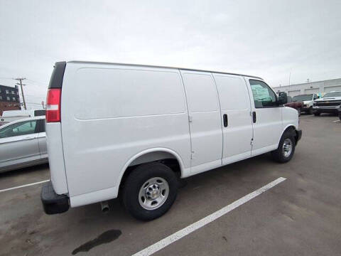 2025 Chevrolet Express 2500