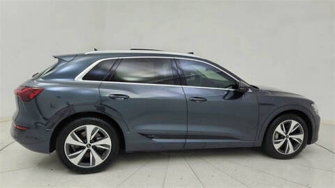 2024 Audi Q8 e-tron quattro Premium Plus