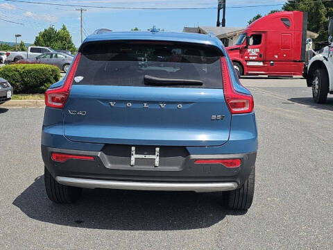 2024 Volvo XC40 B5 Plus Bright Theme