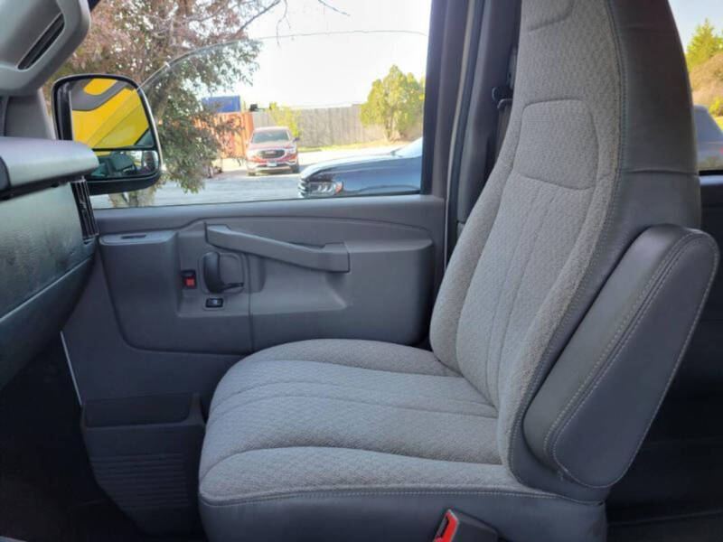 2018 Chevrolet Express LS 3500