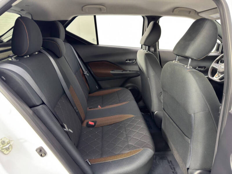 2020 Nissan Kicks SR