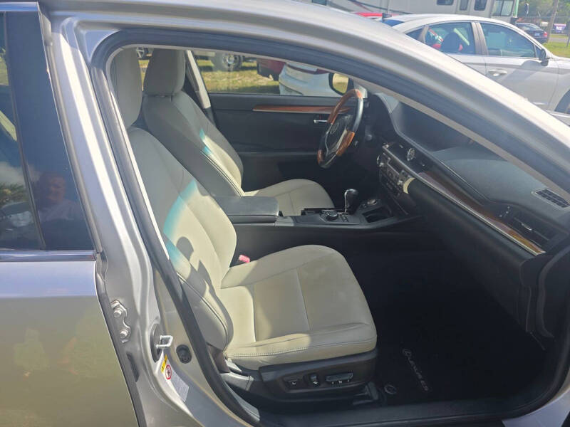 2013 Lexus ES 300h
