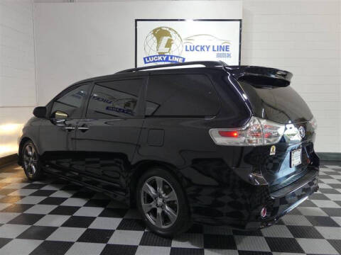 2017 Toyota Sienna SE Premium 8-Passenger