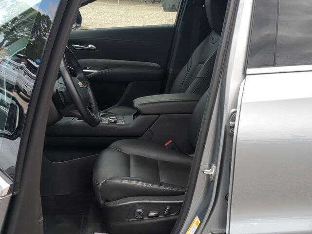 2025 Cadillac XT4 Premium Luxury