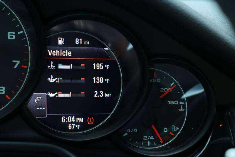 2016 Porsche Panamera Edition