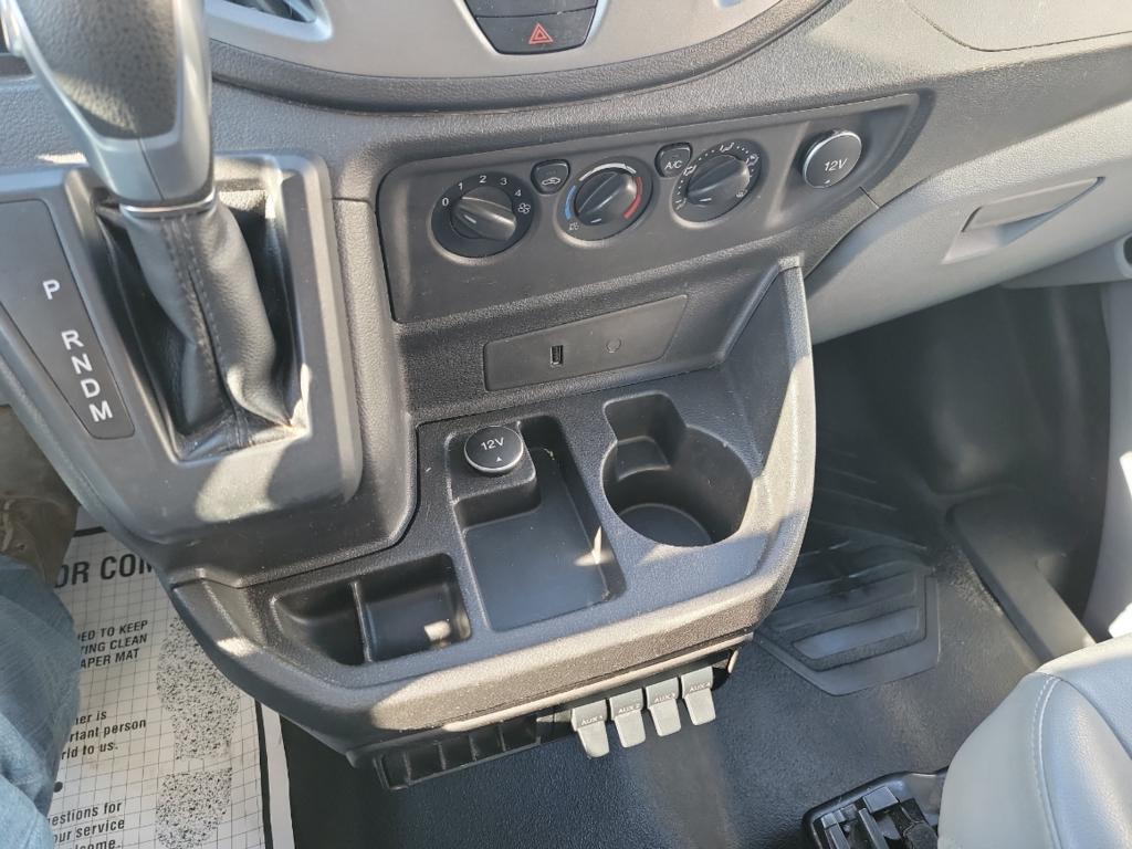 2017 Ford Transit 350 HD 2dr 156 in. WB DRW Cutaway  w/9950 L 22