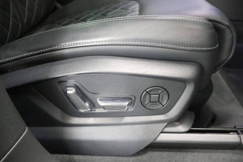 2023 Audi SQ8 4.0T quattro Premium Plus