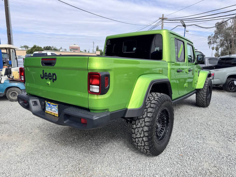 2025 Jeep Gladiator NightHawk