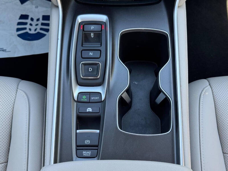 2022 Honda Accord Hybrid Touring