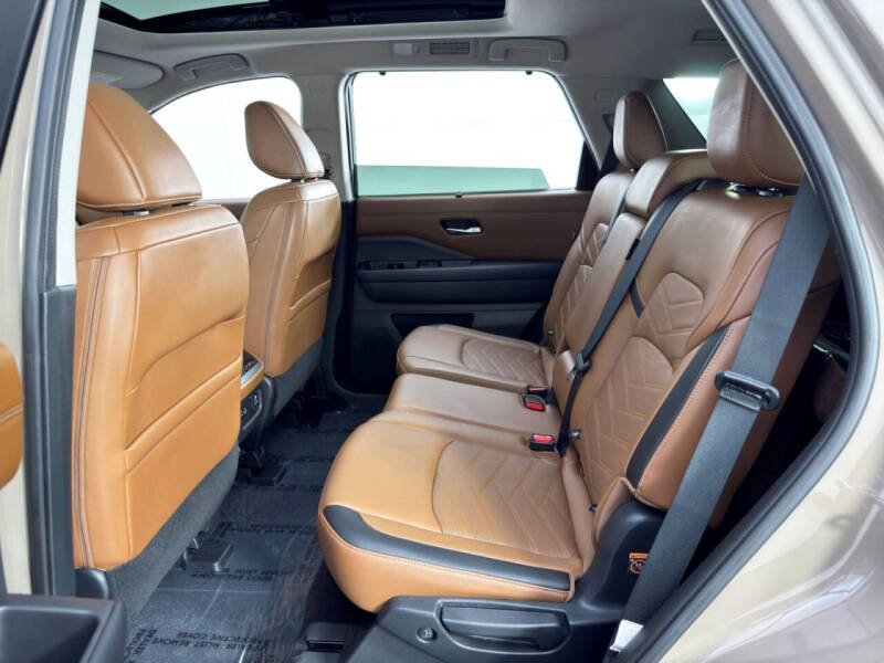 2024 Nissan Pathfinder Platinum