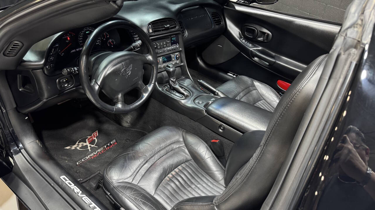 2004 Chevrolet Corvette 2