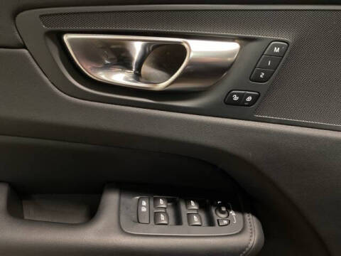 2025 Volvo XC60 B5 Plus Dark Theme