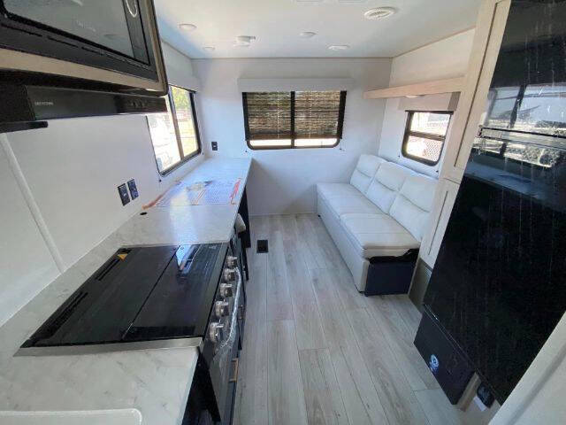 2024 Prime Time RV Avenger