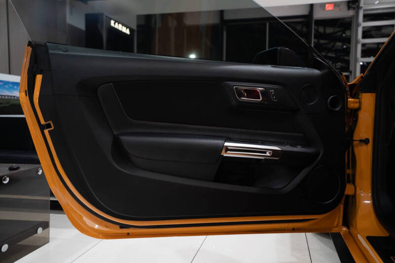 2022 Ford Mustang Mach 1