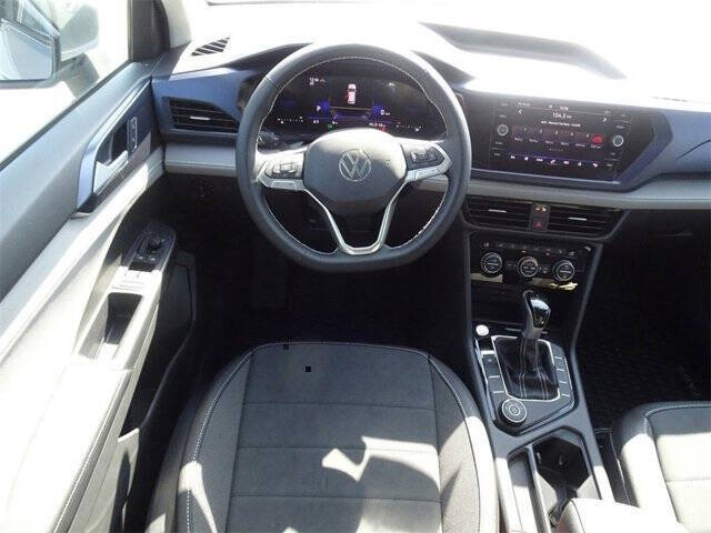 2024 Volkswagen Taos SE 4Motion