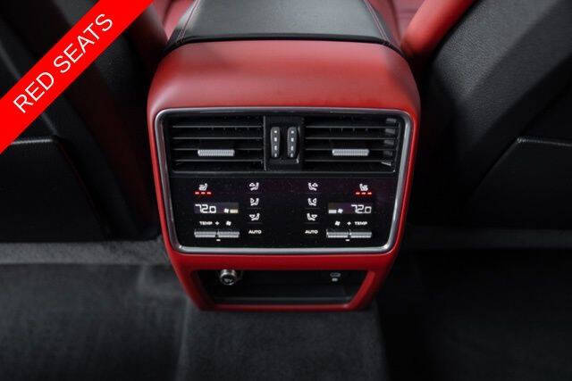 2023 Porsche Cayenne Platinum Edition