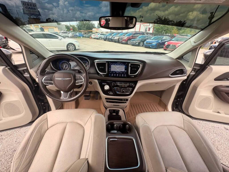 2020 Chrysler Pacifica Touring L Plus