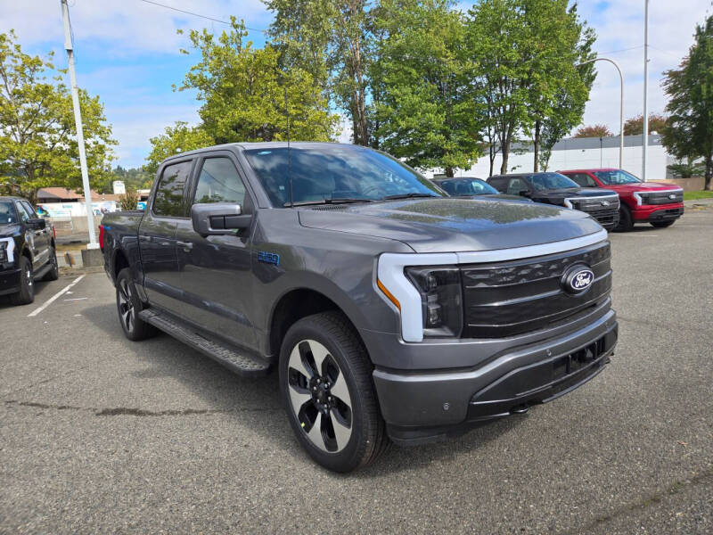 2025 Ford F-150 Lightning Platinum