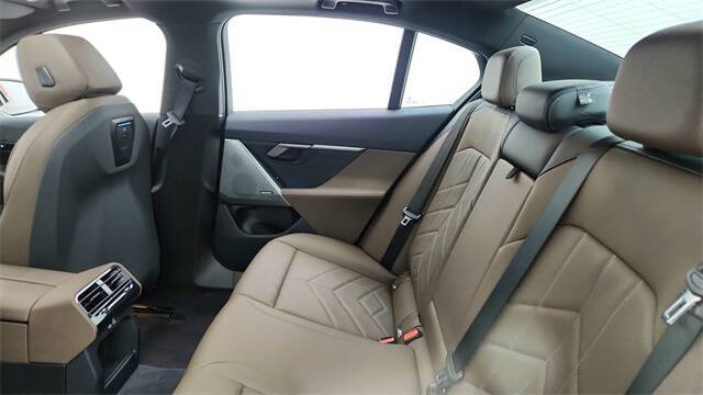 2025 BMW 5 Series 530i xDrive