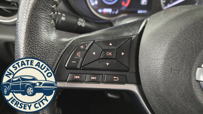 2020 Nissan Versa SR