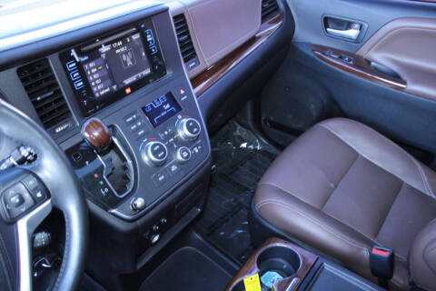 2015 Toyota Sienna