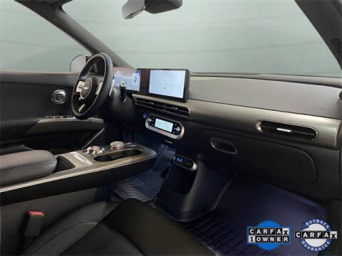 2024 Genesis GV60 Standard