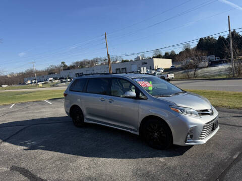 2020 Toyota Sienna XLE Premium 7-Passenger