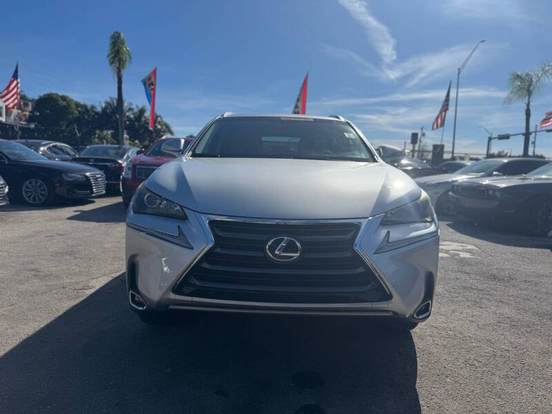 Lexus NX's photo