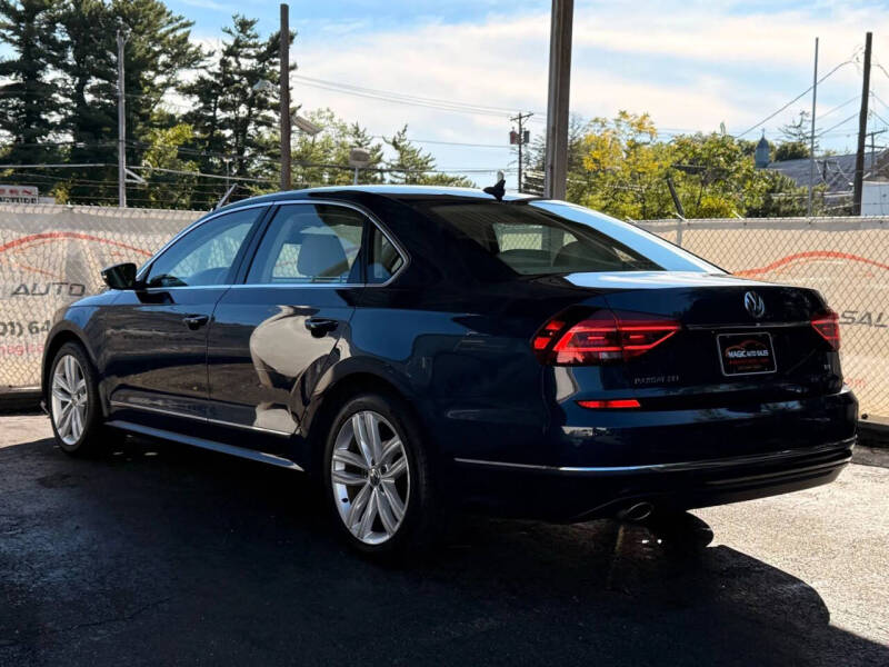 2018 Volkswagen Passat 2.0T SEL Premium