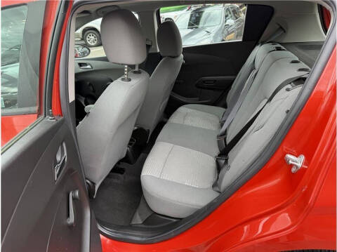 2013 Chevrolet Sonic LS Manual