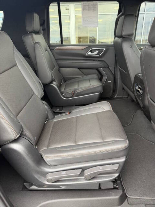 2022 Chevrolet Suburban High Country