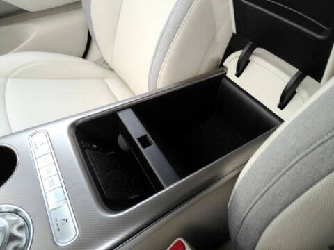 2024 Genesis GV60 Standard