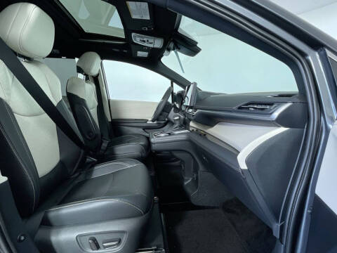 2025 Toyota Sienna Platinum 7-Passenger