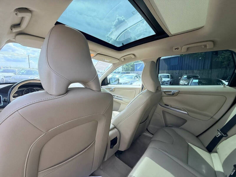 2015 Volvo XC60 T5 Drive-E Premier
